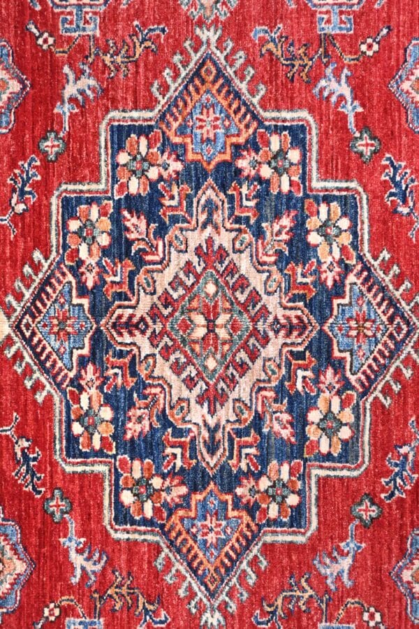 Fine Kazak 238cm x 171cm / 7ft 10in x 5ft 7in - Image 2