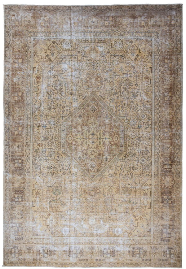 Vintage Khyber  381cm x 292cm / 12'6'' x 9'7''